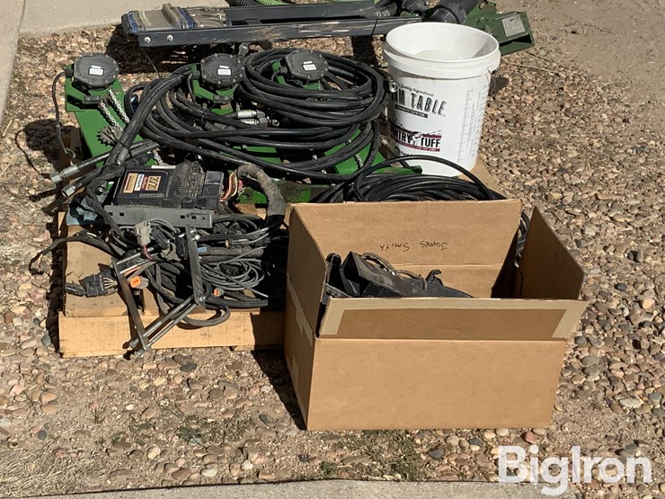 john-deere-16-image-8