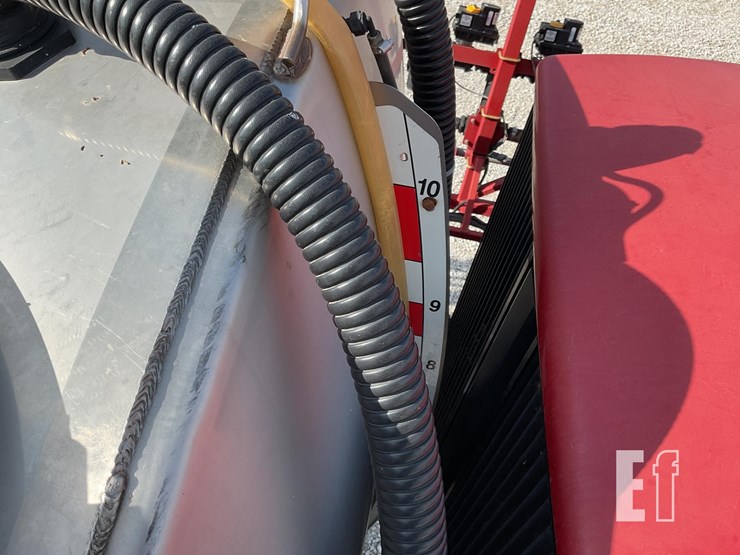 case-ih-patriot-3330-image-48