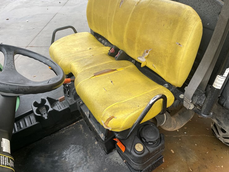 john-deere-gator-image-12