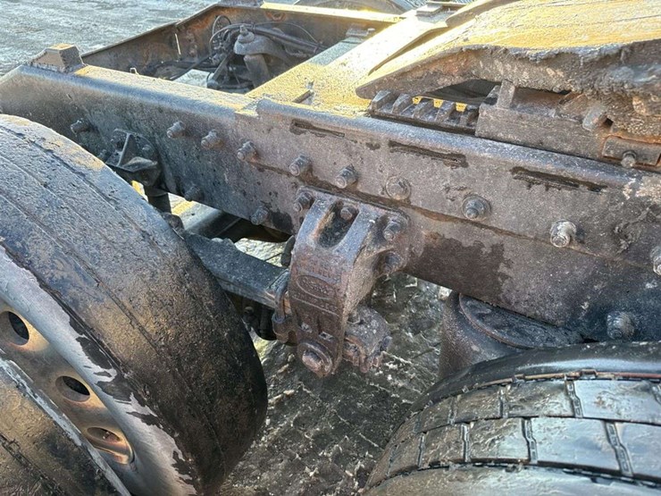 2001-peterbilt-379-image-20