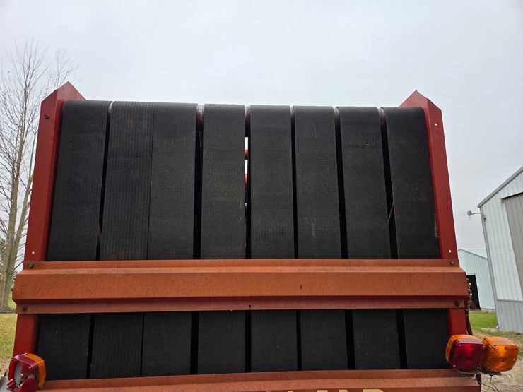 new-holland-664-image-3