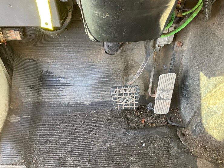 2001-international-4900-image-110