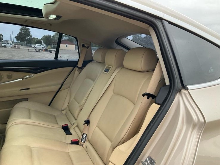 #2053-•-2010-bmw-550gt-car*-image-61