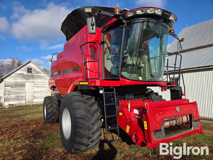 case-ih-6140-image-3