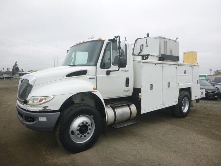 2013-international-durastar-4400-image-1