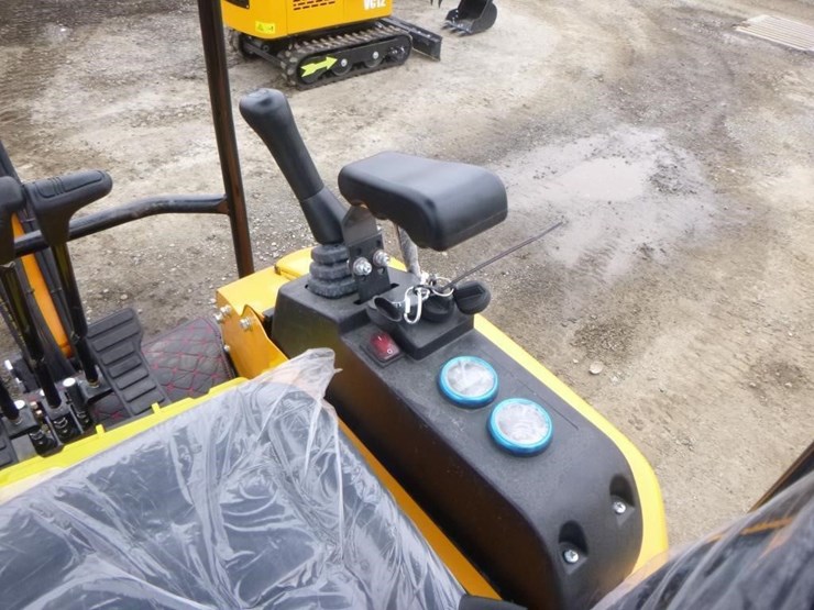 2025-vicsec-vc15p-hydraulic-excavator-image-22