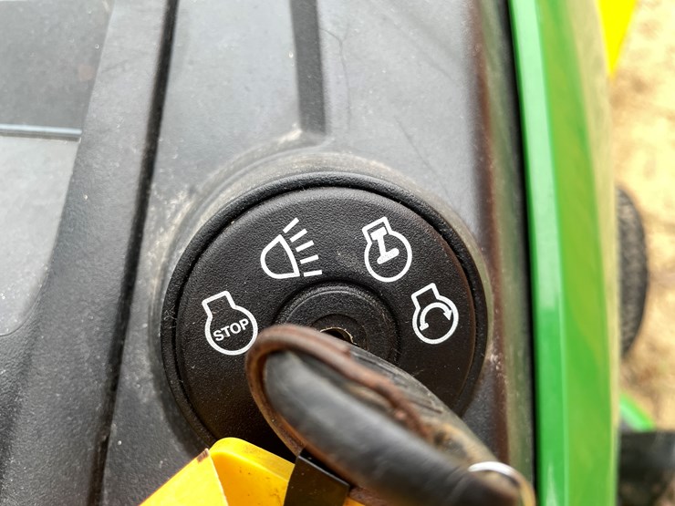 john-deere-x300-image-27