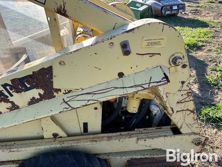 new-holland-l35-image-19