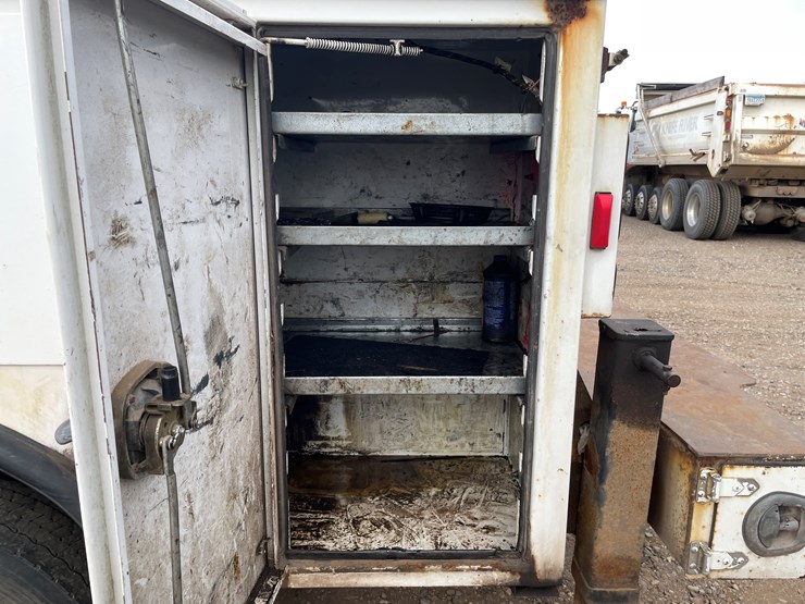 2014-ford-f550-image-23