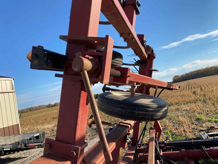 case-ih-4300-image-25