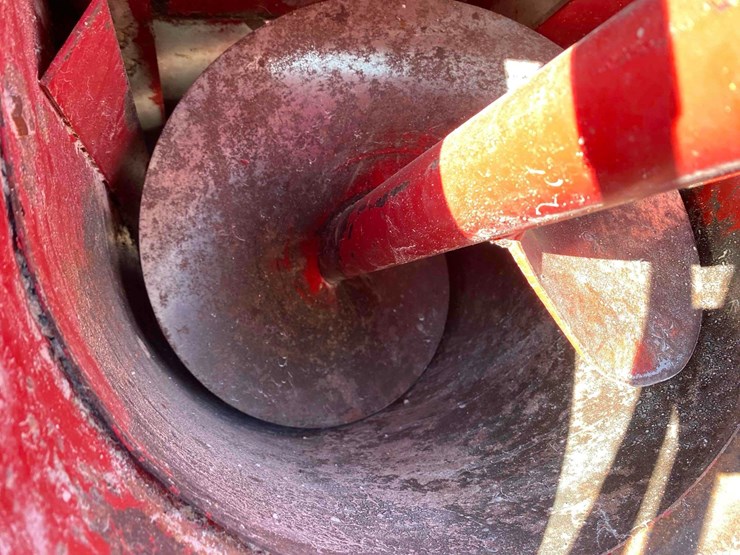 case-ih-1350-image-36