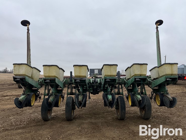 john-deere-7000-image-6