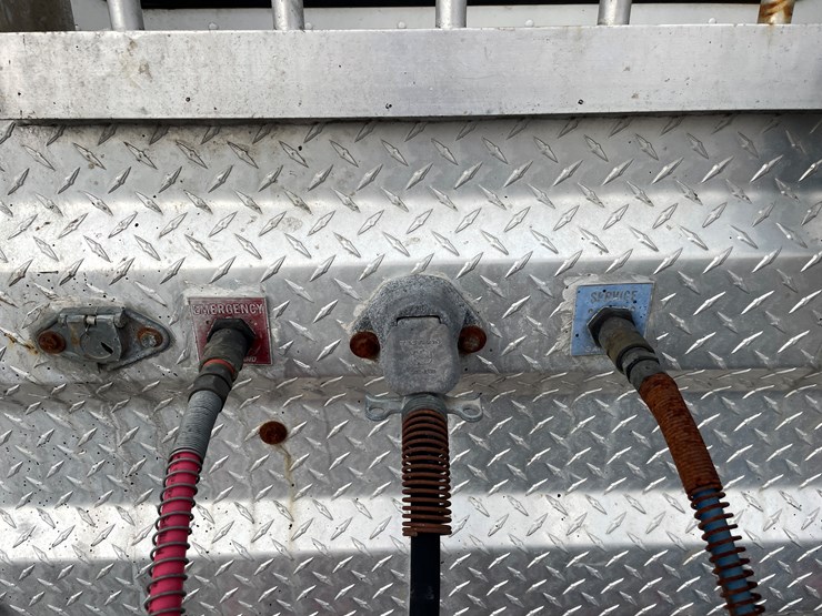 #1107-•-1994-international-truck-tractor-(has-mn-title)-image-34