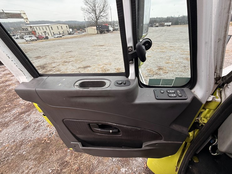 international-durastar-4300-image-30