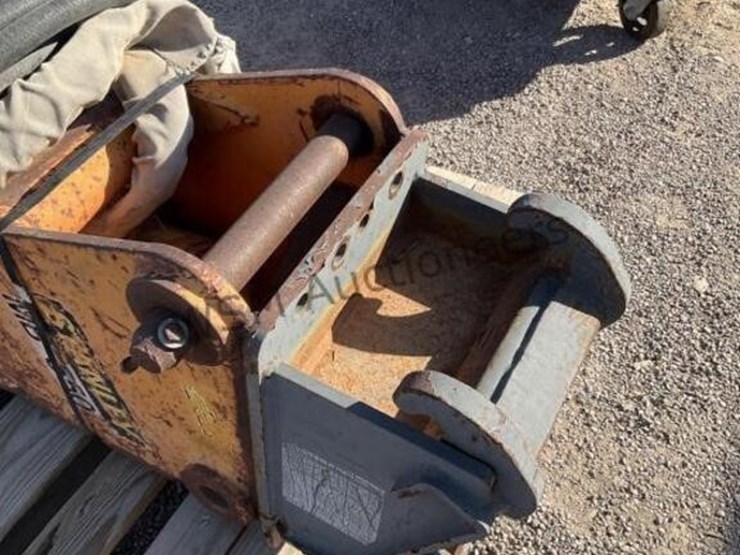 stanley-hydraulic-hammer-for-excavator-image-6