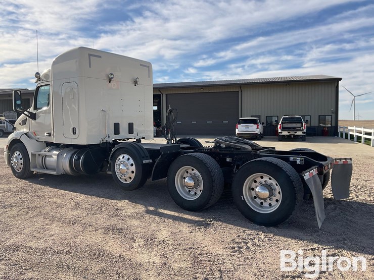2020-peterbilt-579-image-7