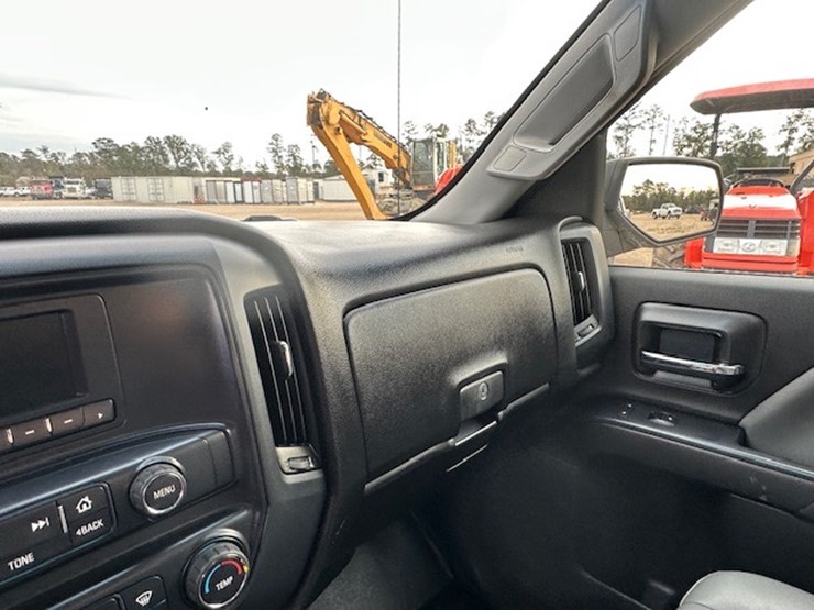 2016-chevrolet-2500-image-43