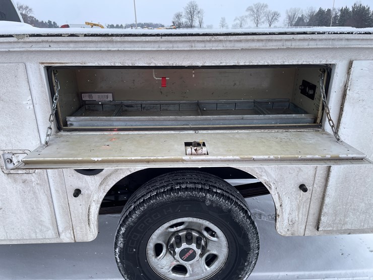 #1163-•-2003-chevrolet-service-truck-(has-mn-title)-image-16