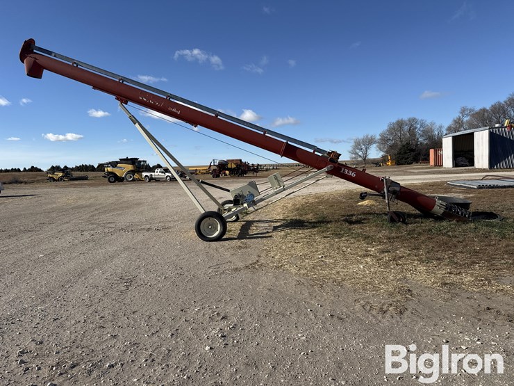 buhler-farm-king-1336-image-8