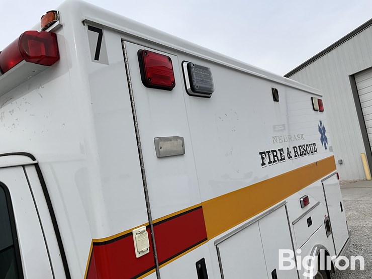 2001-ford-e350-image-16