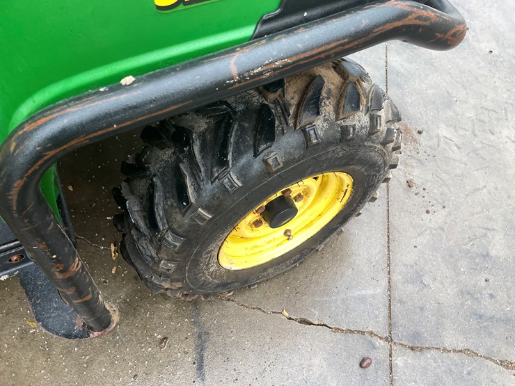 john-deere-gator-image-10