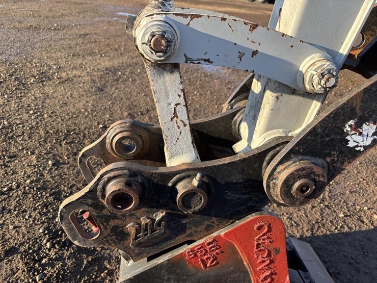 takeuchi-tb230-image-14