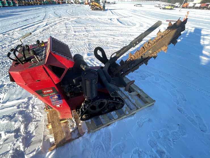 #1004-•-genie-gs2632-scissor-lift-image-7