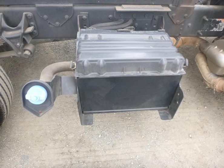 2013-ford-f650-image-11