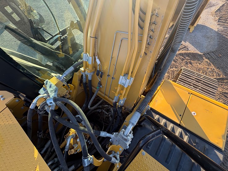 caterpillar-330-image-48