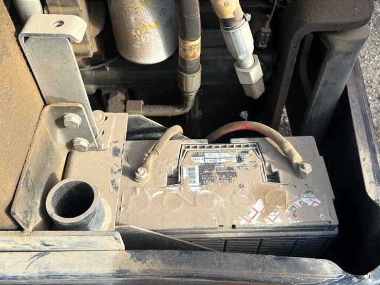 2005-lull-644e-42-image-38