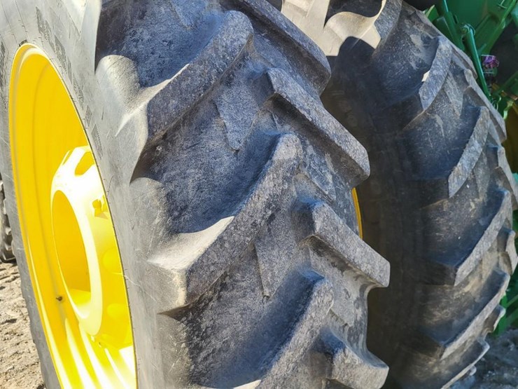 john-deere-8335r-image-25