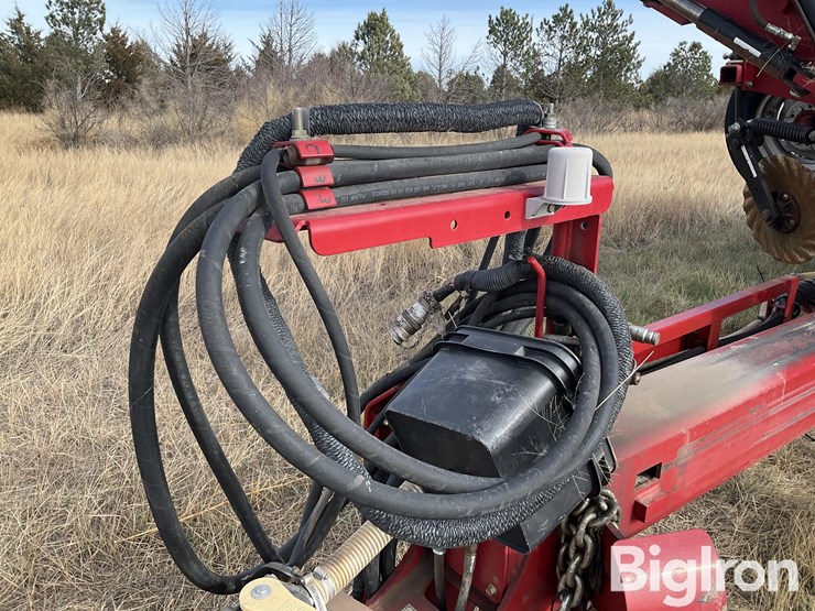 2016-case-ih-1200-image-11