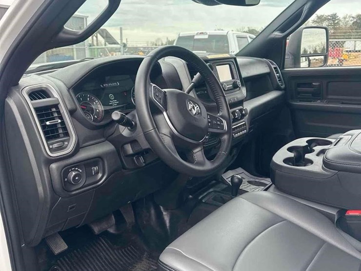 dodge-ram-5500hd-image-26