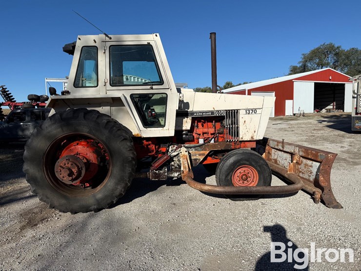 case-1370-2wd-tractor-image-4