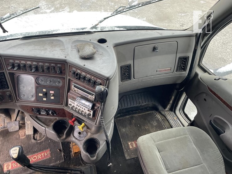 kenworth-t2000-image-33