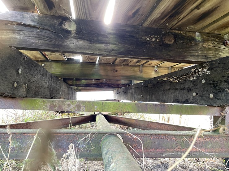 #210-•-16'-hay-rack-on-running-gear-(boyceville,-wi)-image-34