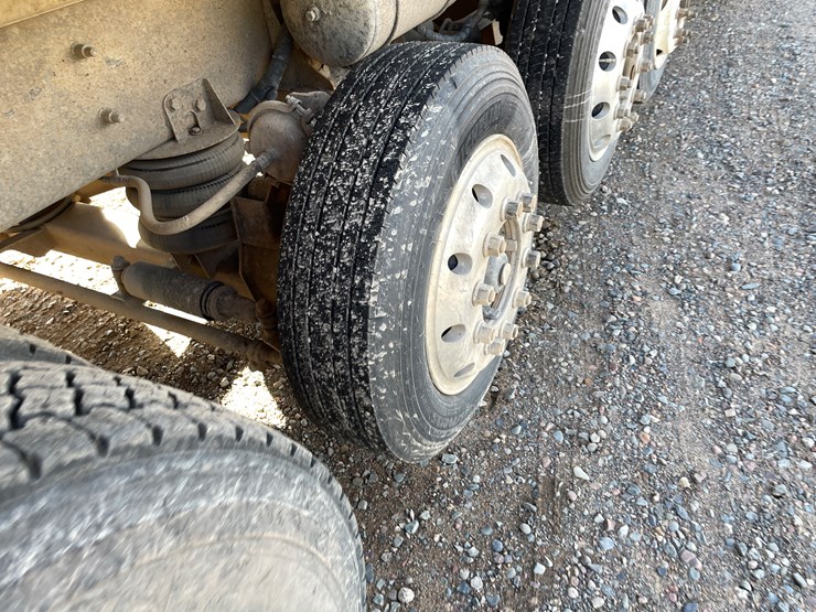 #1105-•-2005-international-5500i-6x4-dump-truck-(has-mn-title)-image-19