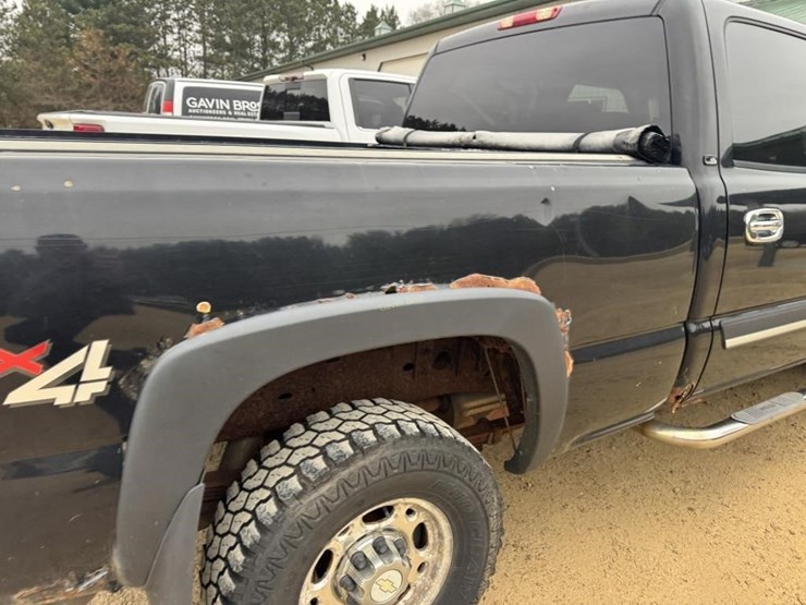 2005-chevy-silverado-2500-hd-pickup-image-7