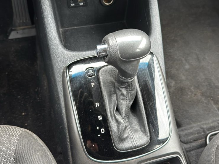 #2051-•-2017-kia-forte*-image-29