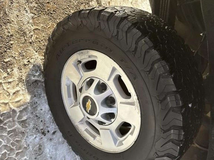 2015-chevrolet-2500-image-10