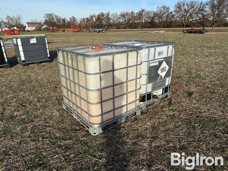 poly-265-gal-containers-image-5