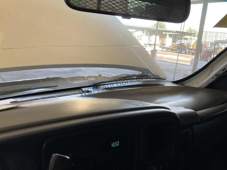 2006-chevrolet-silverado-3500-image-19