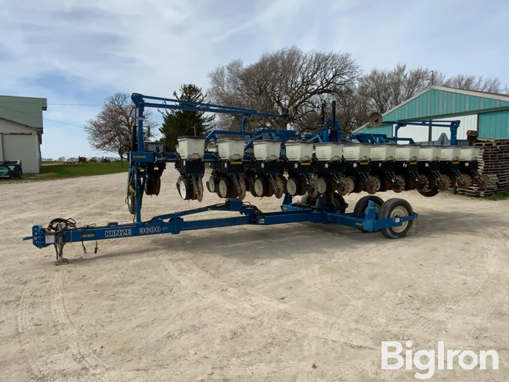 kinze-3600-image-1