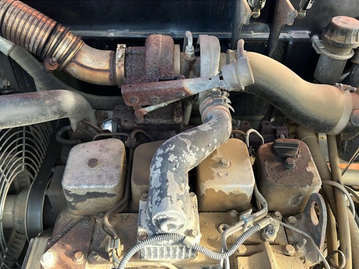 2005-lull-644e-42-image-42