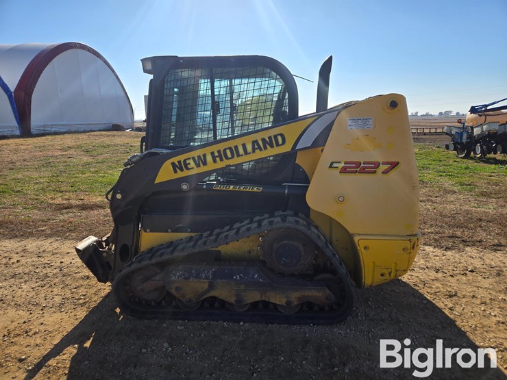 new-holland-c227-image-8