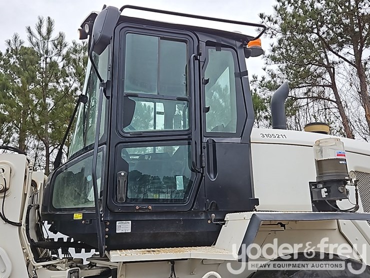 2014-caterpillar-930k-image-21