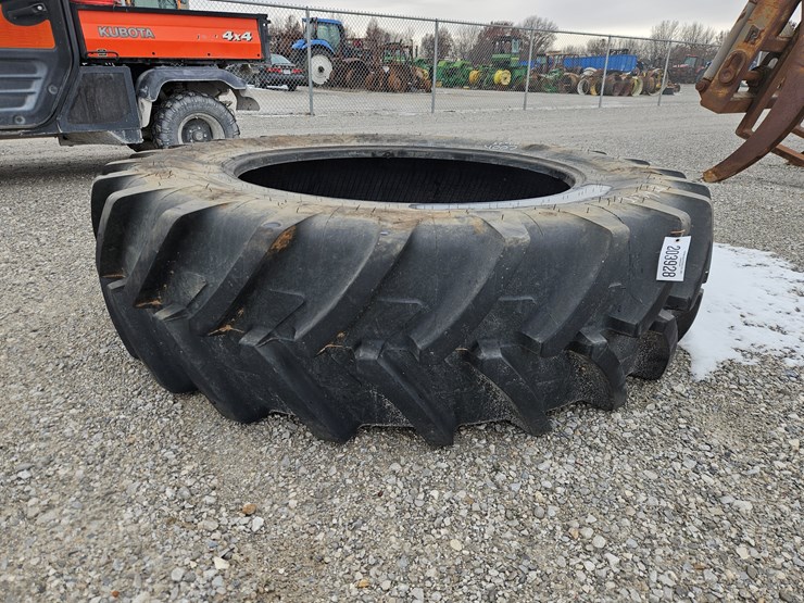 #203928-•-michelin-480/80r42-tire-image-2