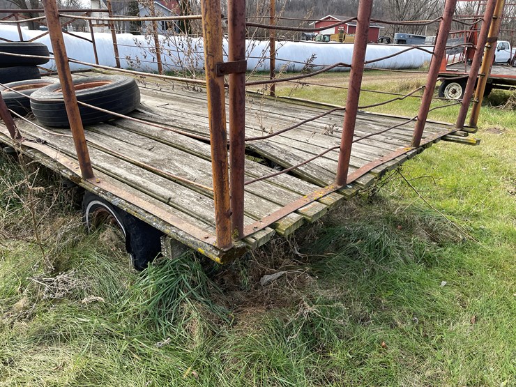 #210-•-16'-hay-rack-on-running-gear-(boyceville,-wi)-image-29