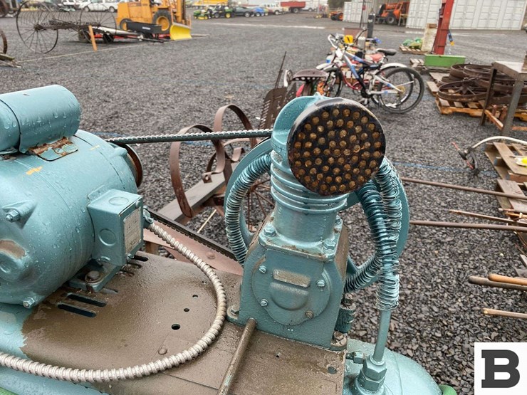 squared-company-dhg-x-portable-air-compressor-image-11