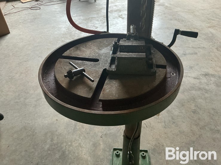 central-machinery-t-583-drill-press-image-12